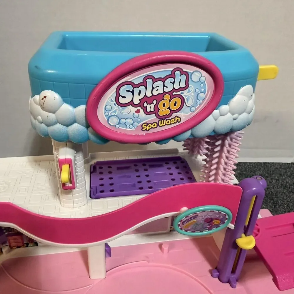 Shopkins Cutie Cars Splash 'n' Go Spa Wash Playset Moose Pink Car Wash Toy